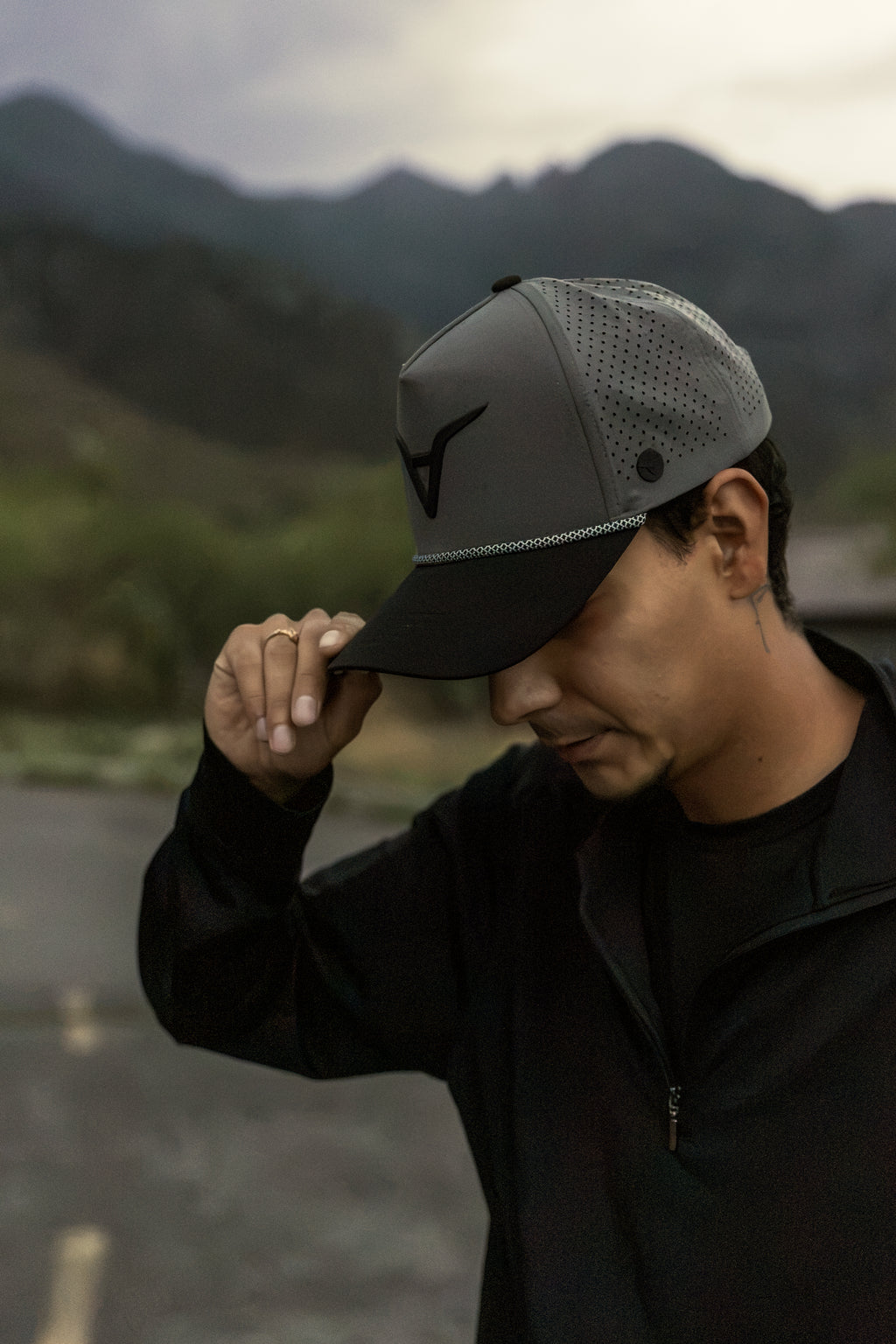 MESA - GRAY/BLACK